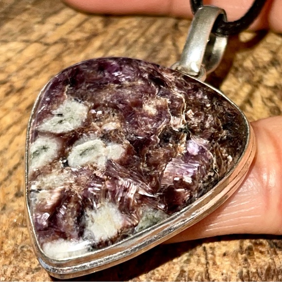 Deep Purple Chariote Pendant 2” - Picture 3 of 16